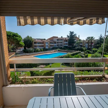 Apartman T2 Renove/piscine/clim/commerces Le Lavandou