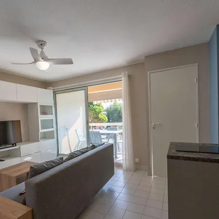 Lägenhet T2 Renove/piscine/clim/commerces Le Lavandou