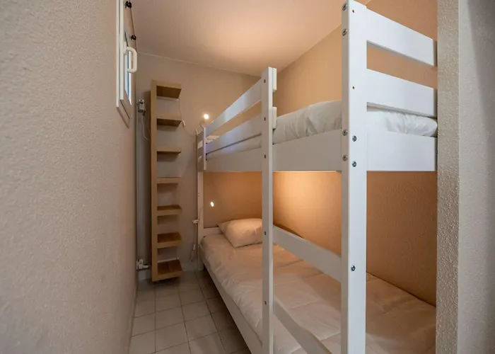 T2 Renove/piscine/clim/commerces * Le Lavandou